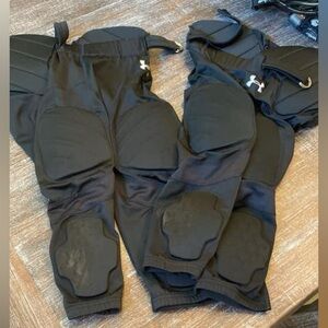 Under Armour Youth Game day armour integrated football pants black youth XL
